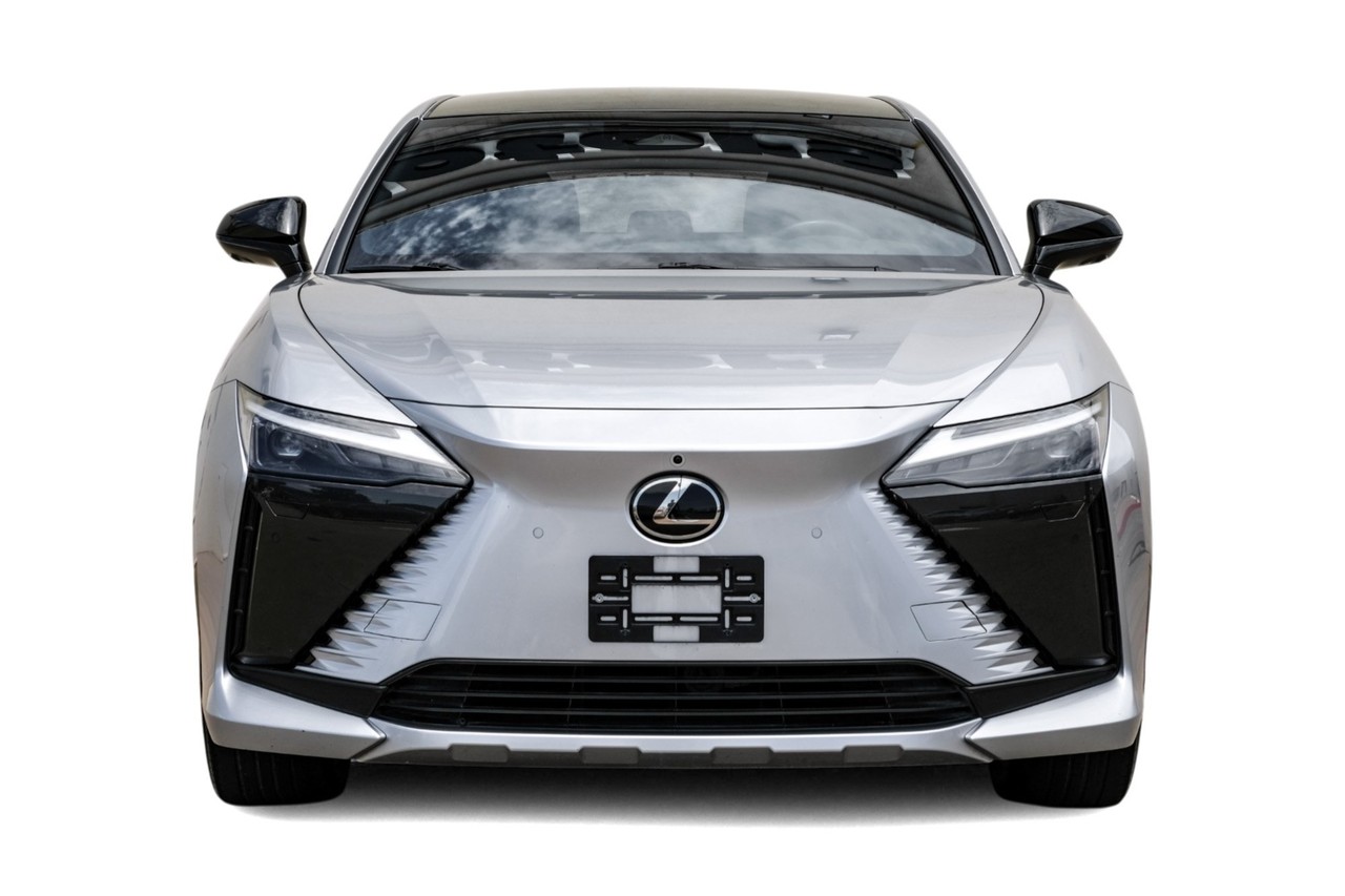 Lexus RZ Vehicle Main Gallery Image 06