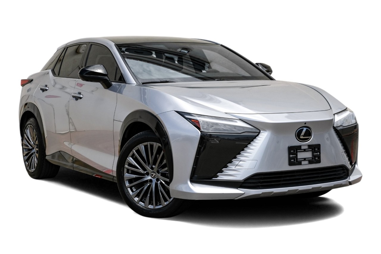 Lexus RZ Vehicle Main Gallery Image 07