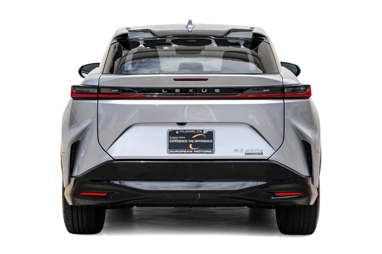 Lexus RZ Vehicle Main Gallery Image 10