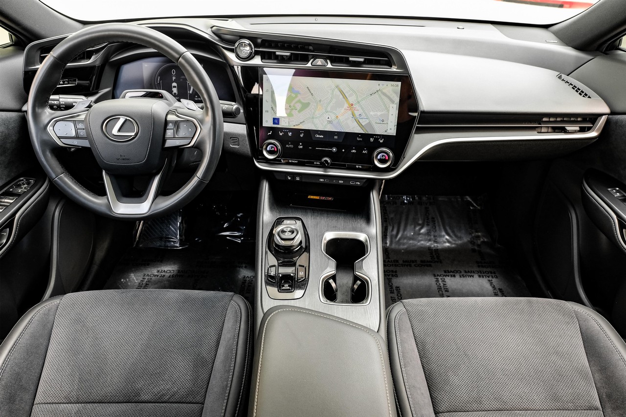 Lexus RZ Vehicle Main Gallery Image 15
