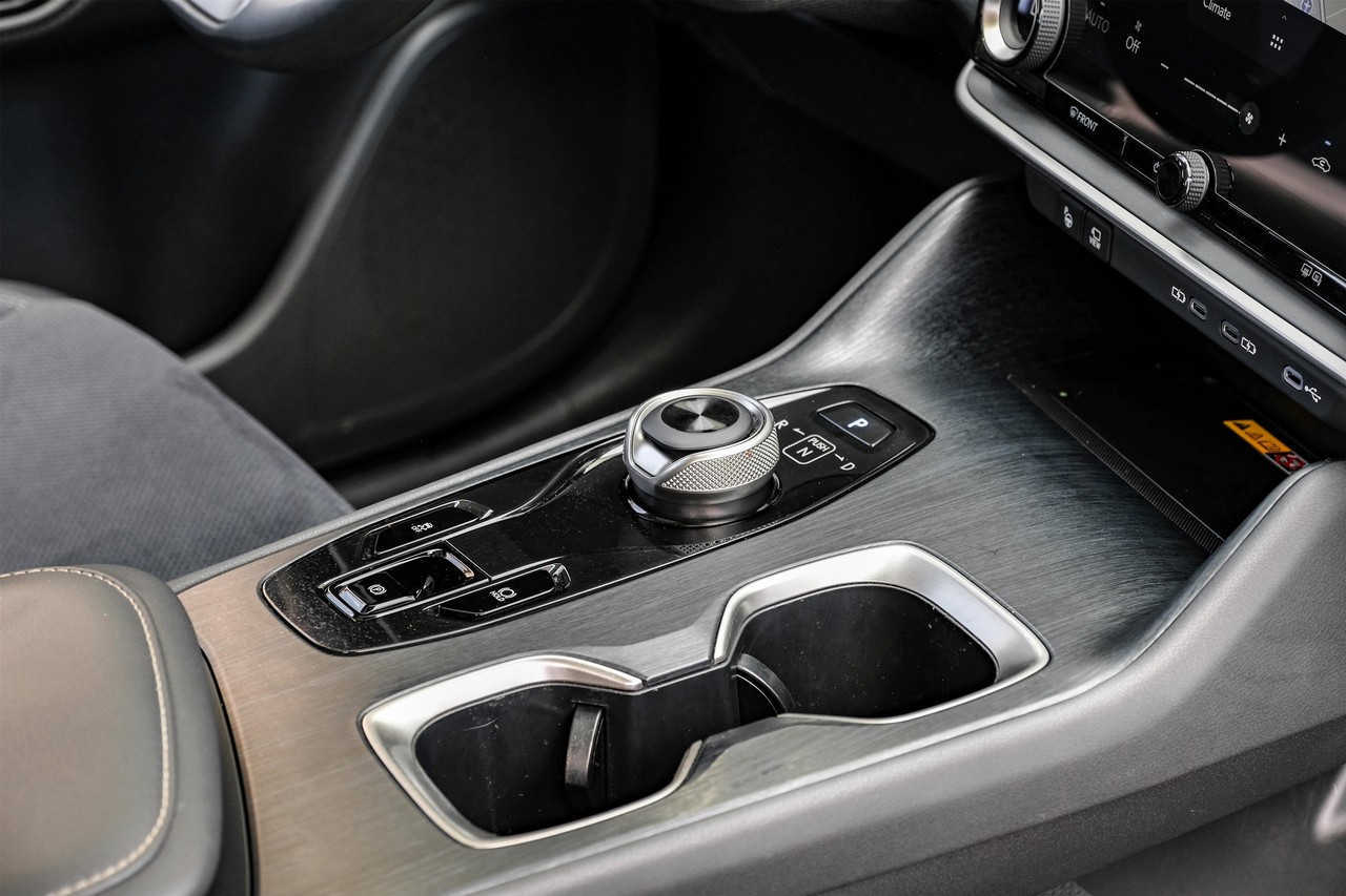 Lexus RZ Vehicle Main Gallery Image 22
