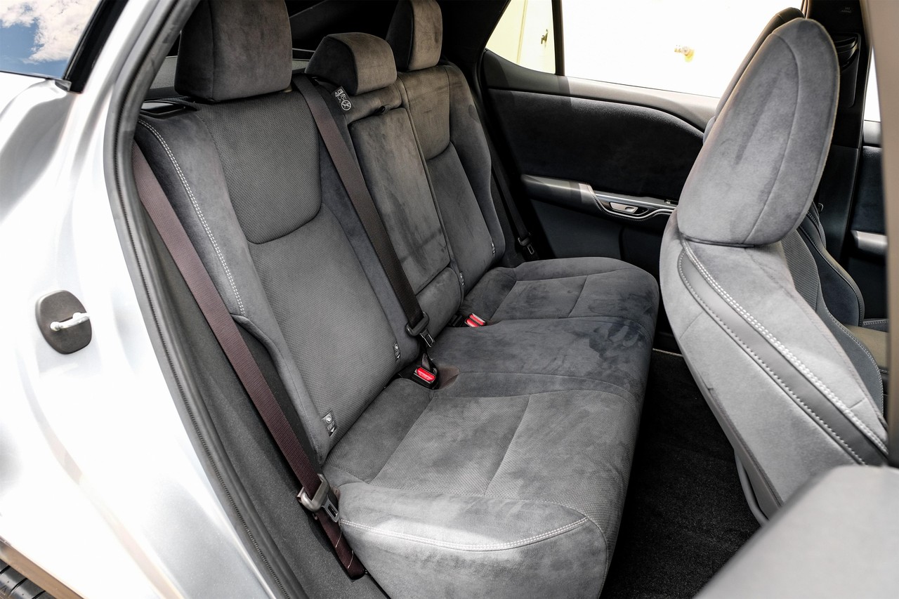 Lexus RZ Vehicle Main Gallery Image 28