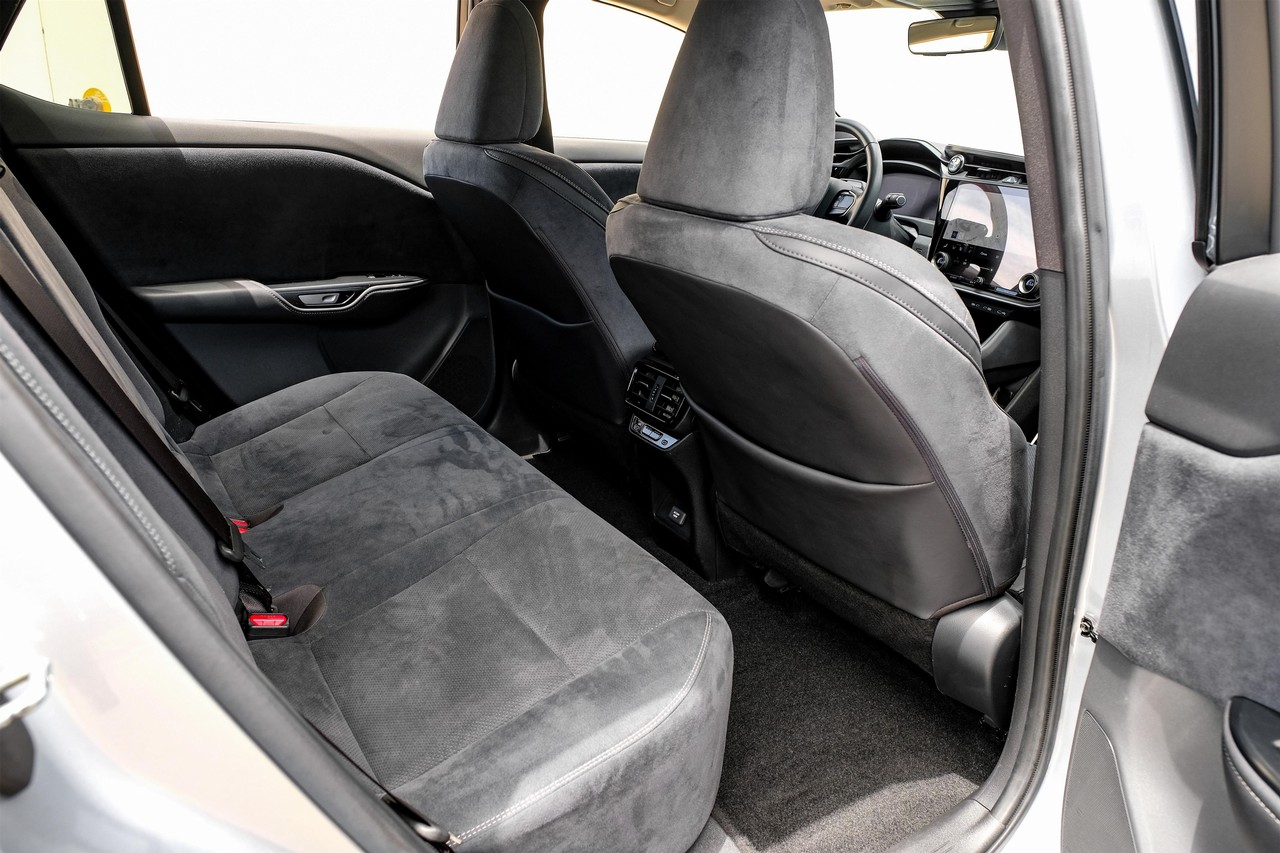 Lexus RZ Vehicle Main Gallery Image 29