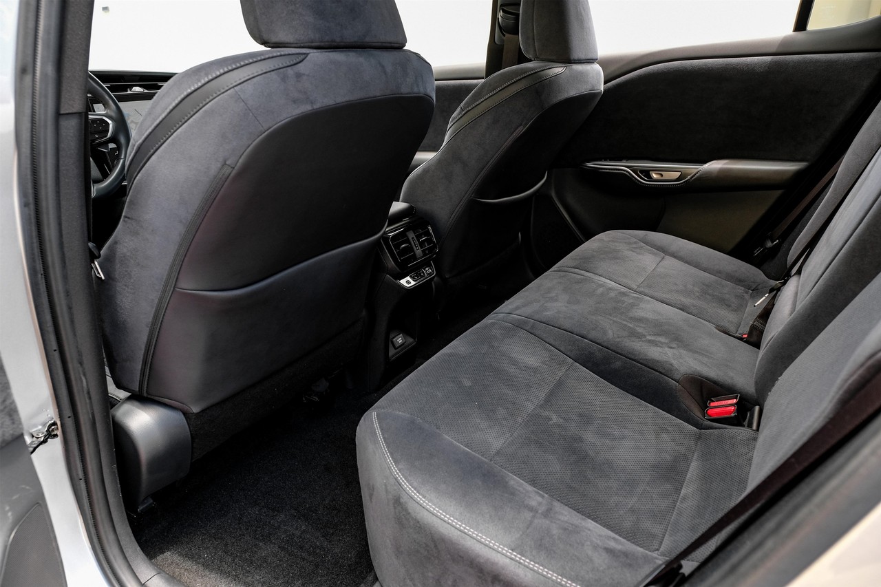 Lexus RZ Vehicle Main Gallery Image 30