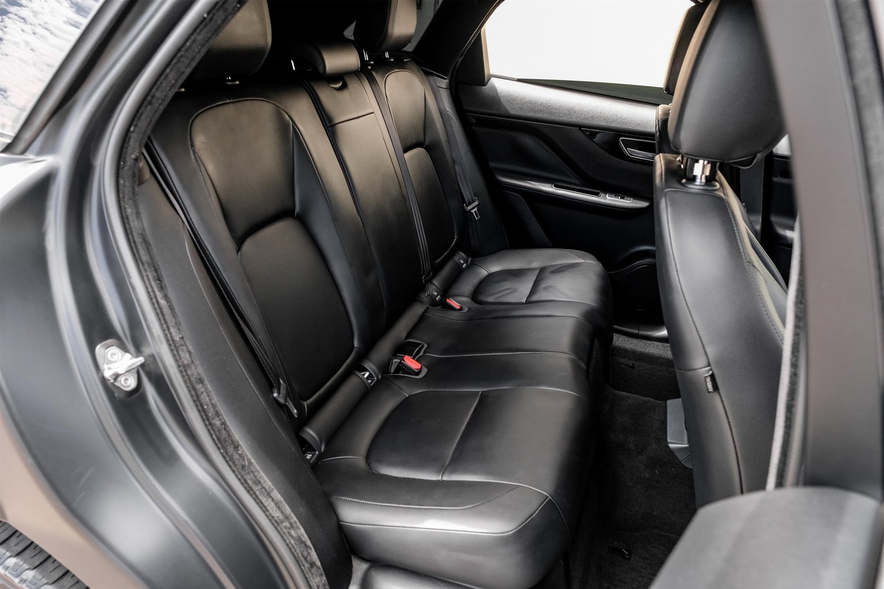 Jaguar F-Pace Vehicle Main Gallery Image 29