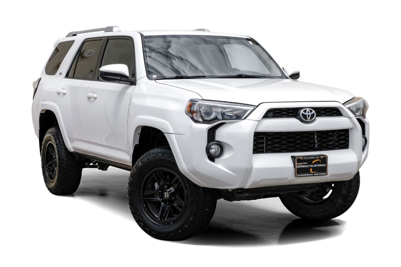 Toyota 4Runner Vehicle Main Gallery Image 06