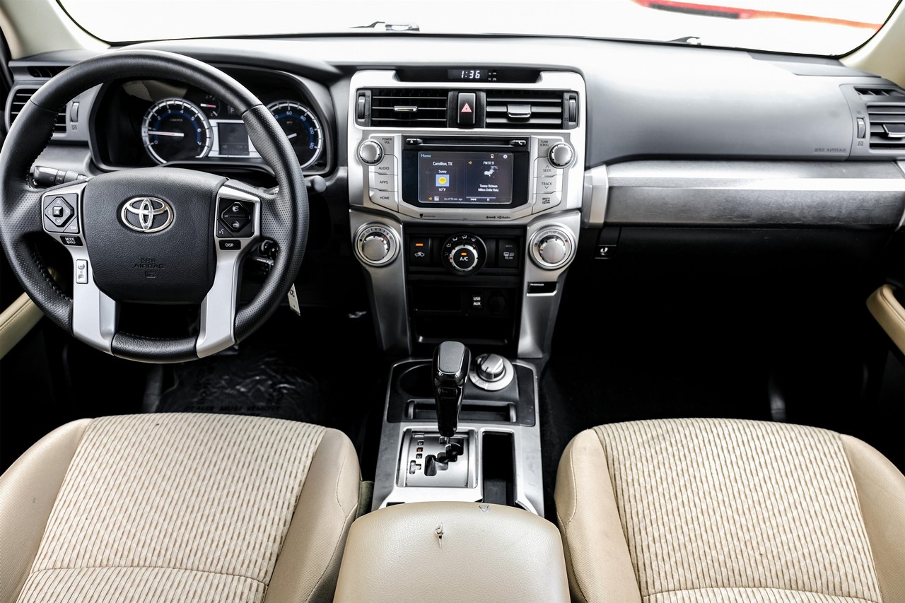 Toyota 4Runner Vehicle Main Gallery Image 13
