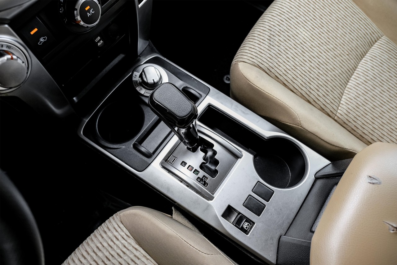 Toyota 4Runner Vehicle Main Gallery Image 20