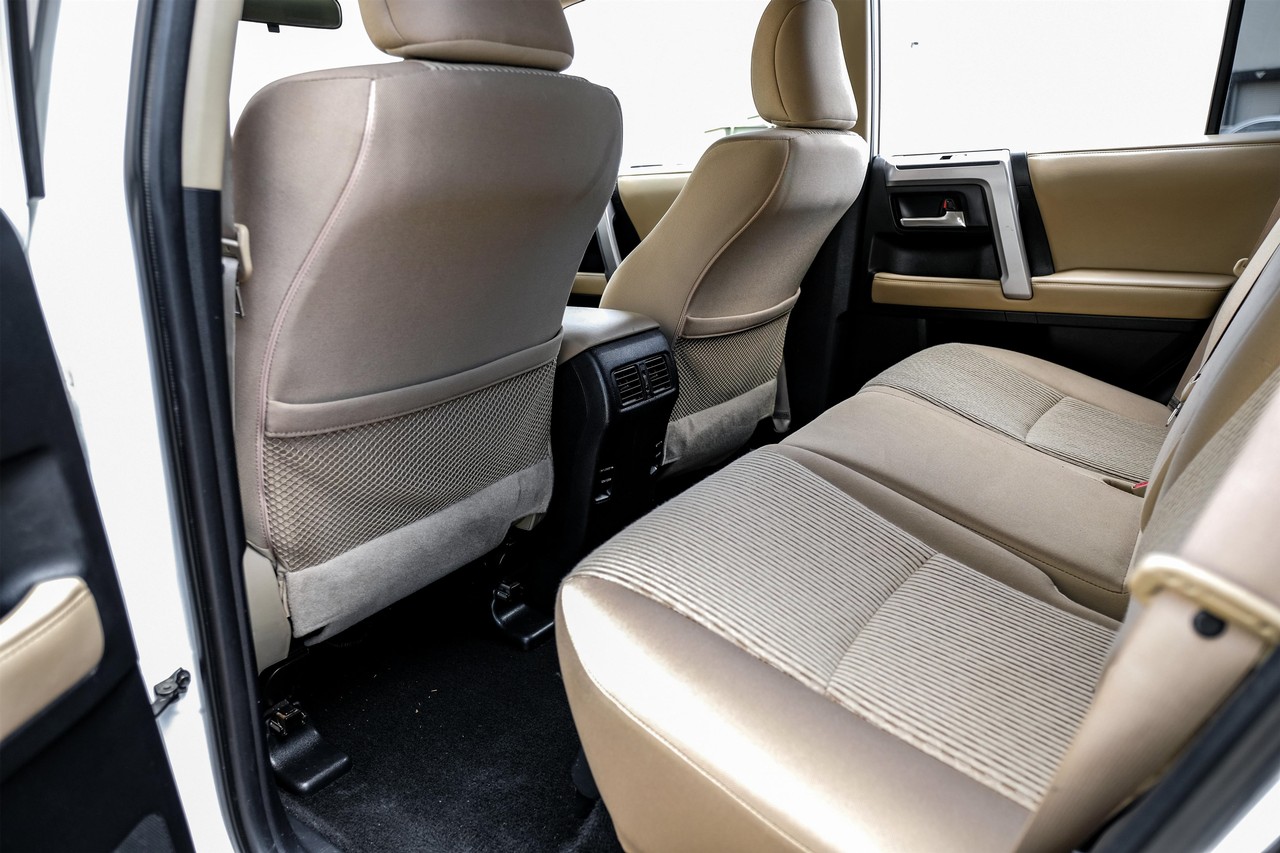 Toyota 4Runner Vehicle Main Gallery Image 33