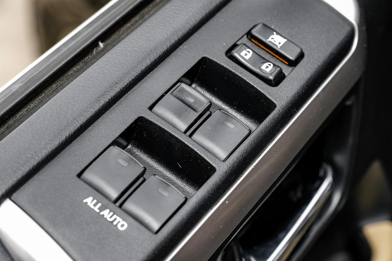 Toyota 4Runner Vehicle Main Gallery Image 38