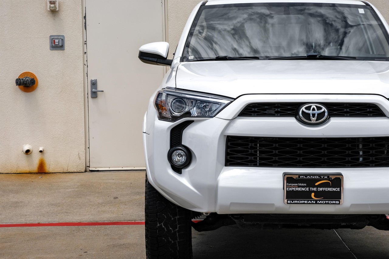Toyota 4Runner Vehicle Main Gallery Image 42