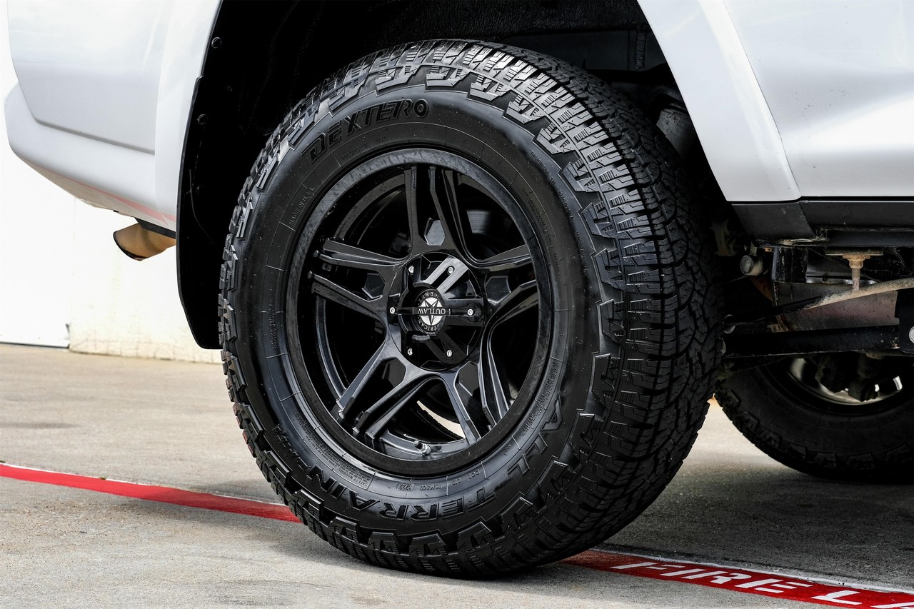 Toyota 4Runner Vehicle Main Gallery Image 46