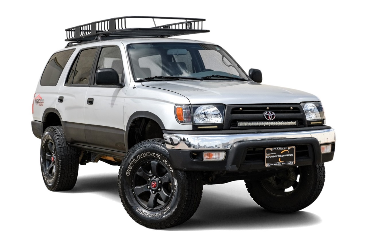 Toyota 4Runner Vehicle Main Gallery Image 05