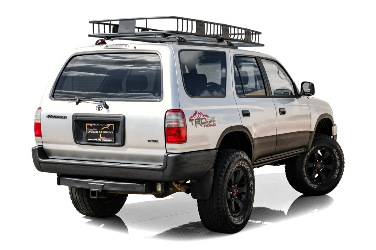 Toyota 4Runner Vehicle Main Gallery Image 07