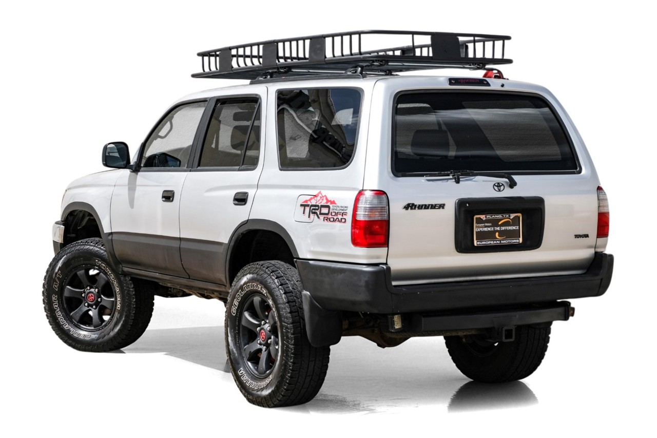 Toyota 4Runner Vehicle Main Gallery Image 09