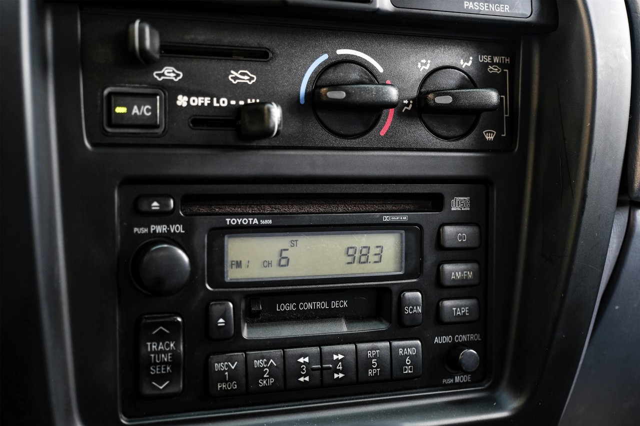Toyota 4Runner Vehicle Main Gallery Image 20