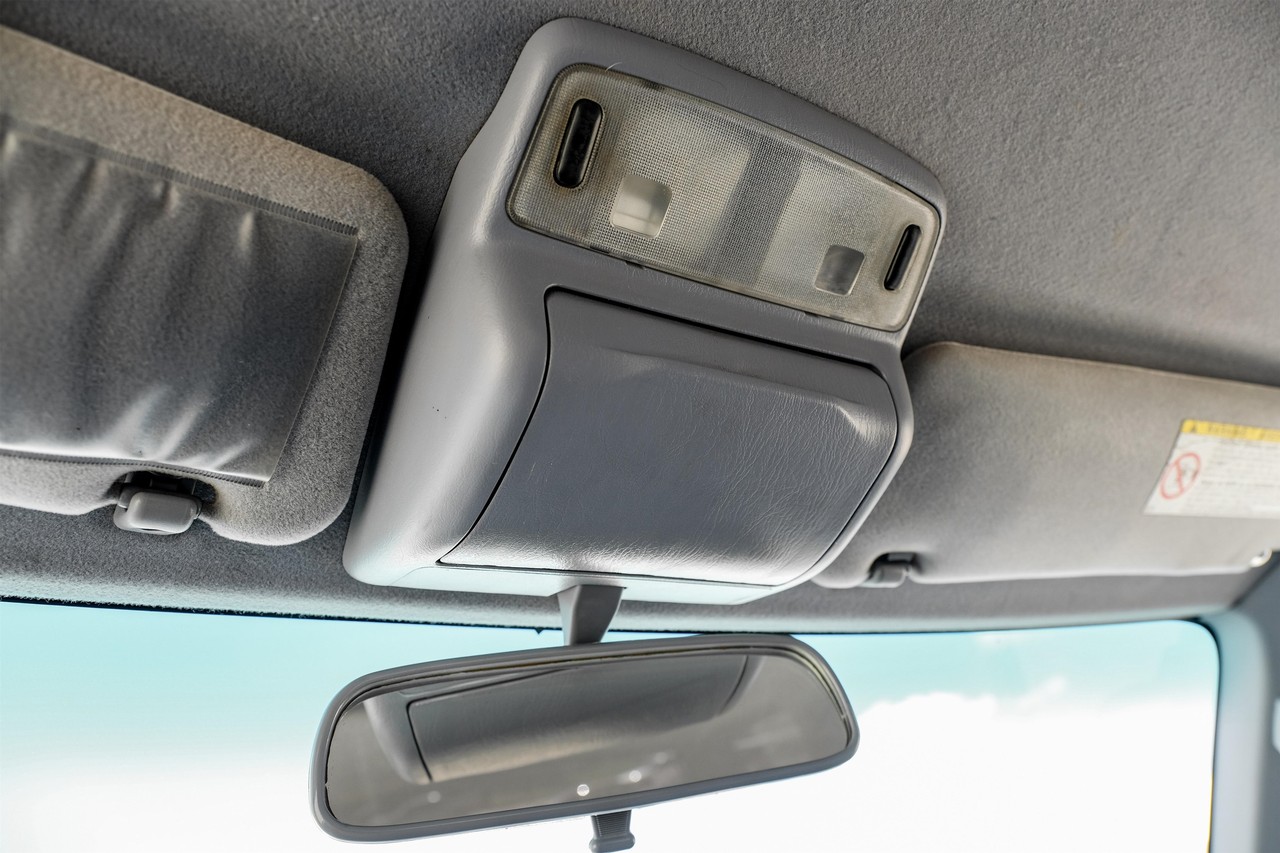 Toyota 4Runner Vehicle Main Gallery Image 21