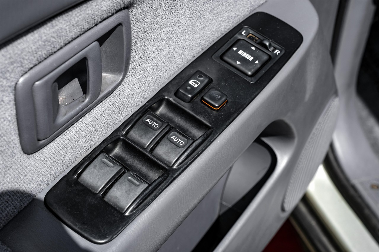 Toyota 4Runner Vehicle Main Gallery Image 31