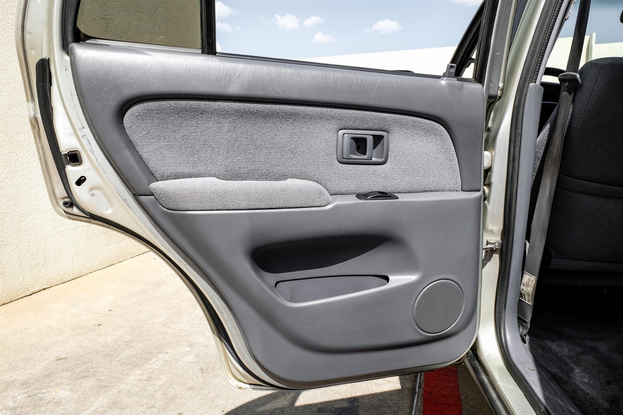 Toyota 4Runner Vehicle Main Gallery Image 33