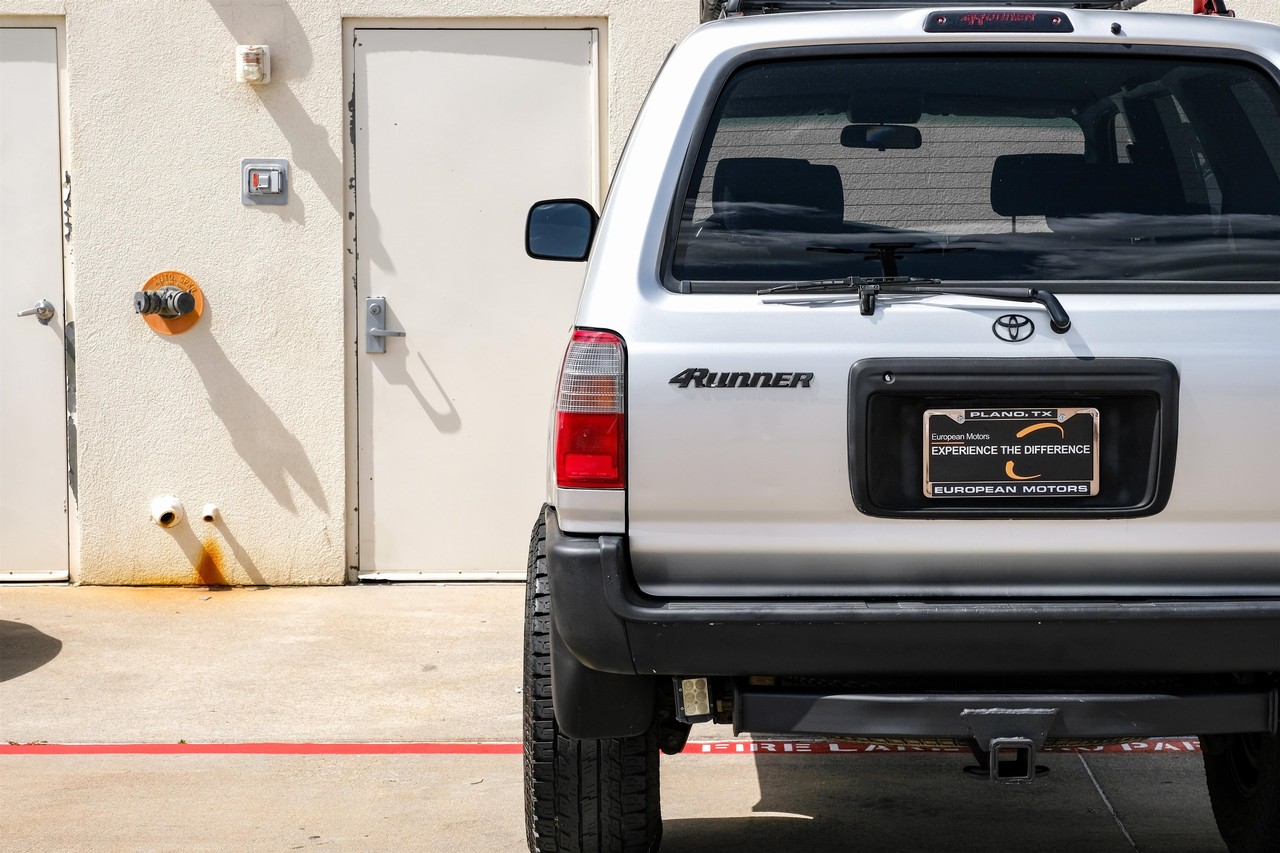 Toyota 4Runner Vehicle Main Gallery Image 36