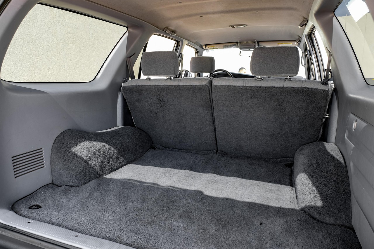 Toyota 4Runner Vehicle Main Gallery Image 37