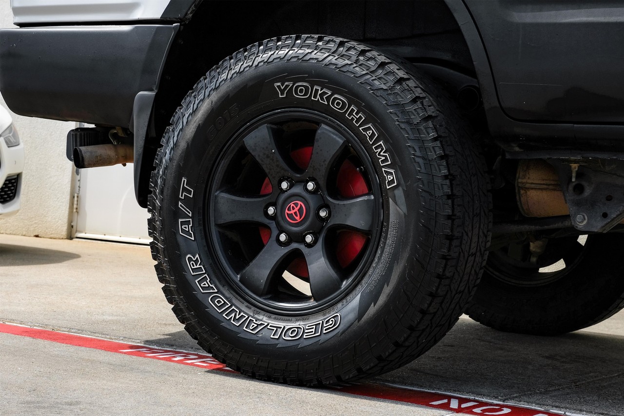 Toyota 4Runner Vehicle Main Gallery Image 39
