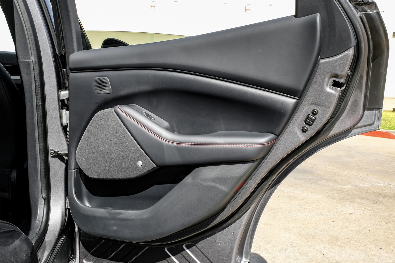 Ford Mustang Mach-E Vehicle Main Gallery Image 37