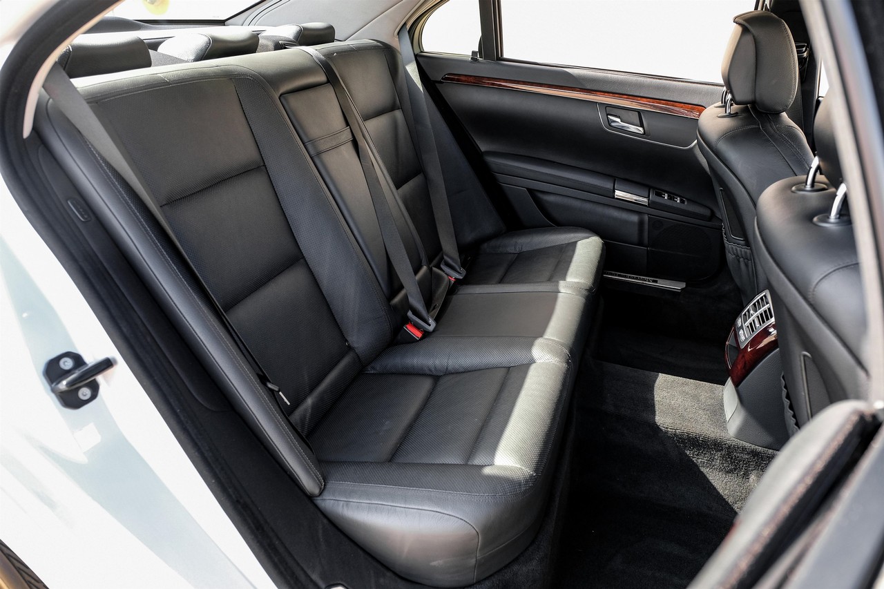 Mercedes-Benz S-Class Vehicle Main Gallery Image 33
