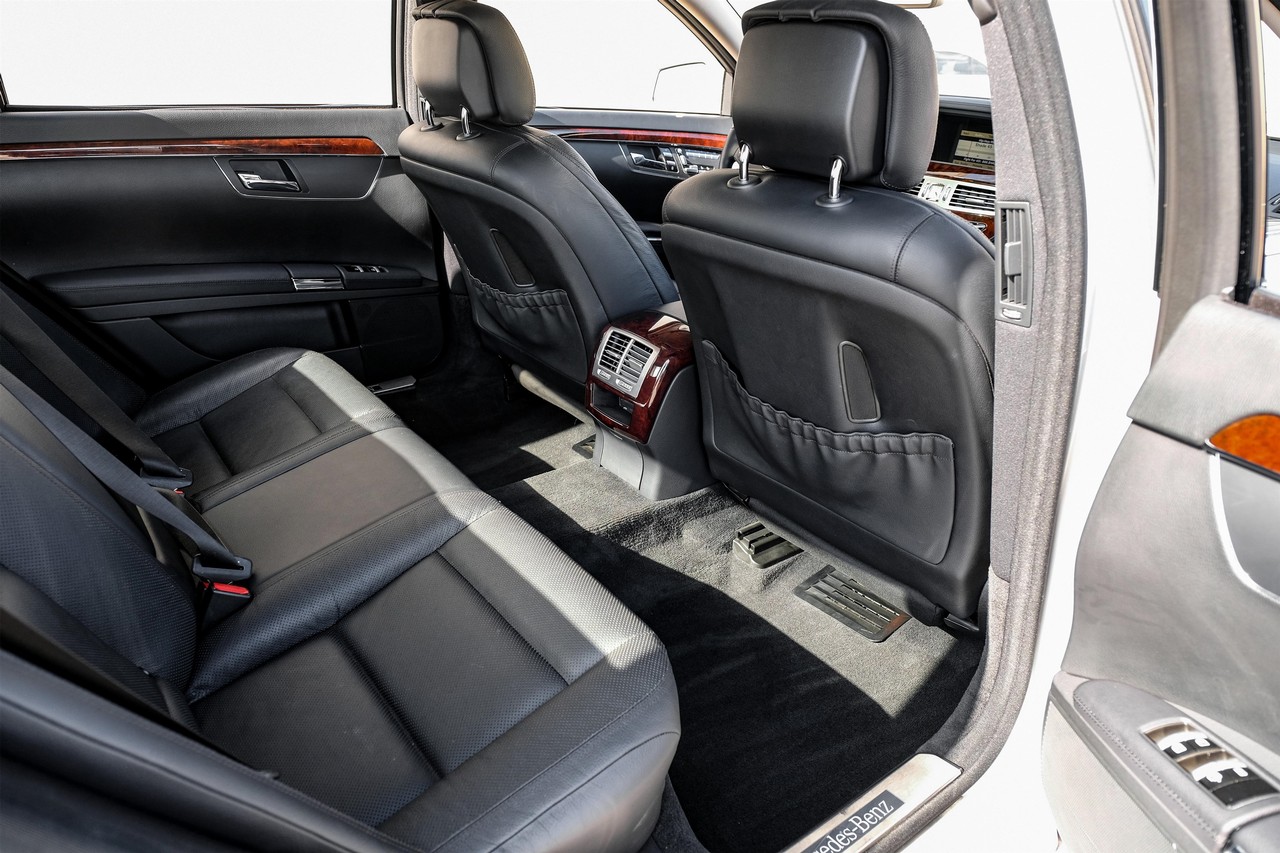Mercedes-Benz S-Class Vehicle Main Gallery Image 34