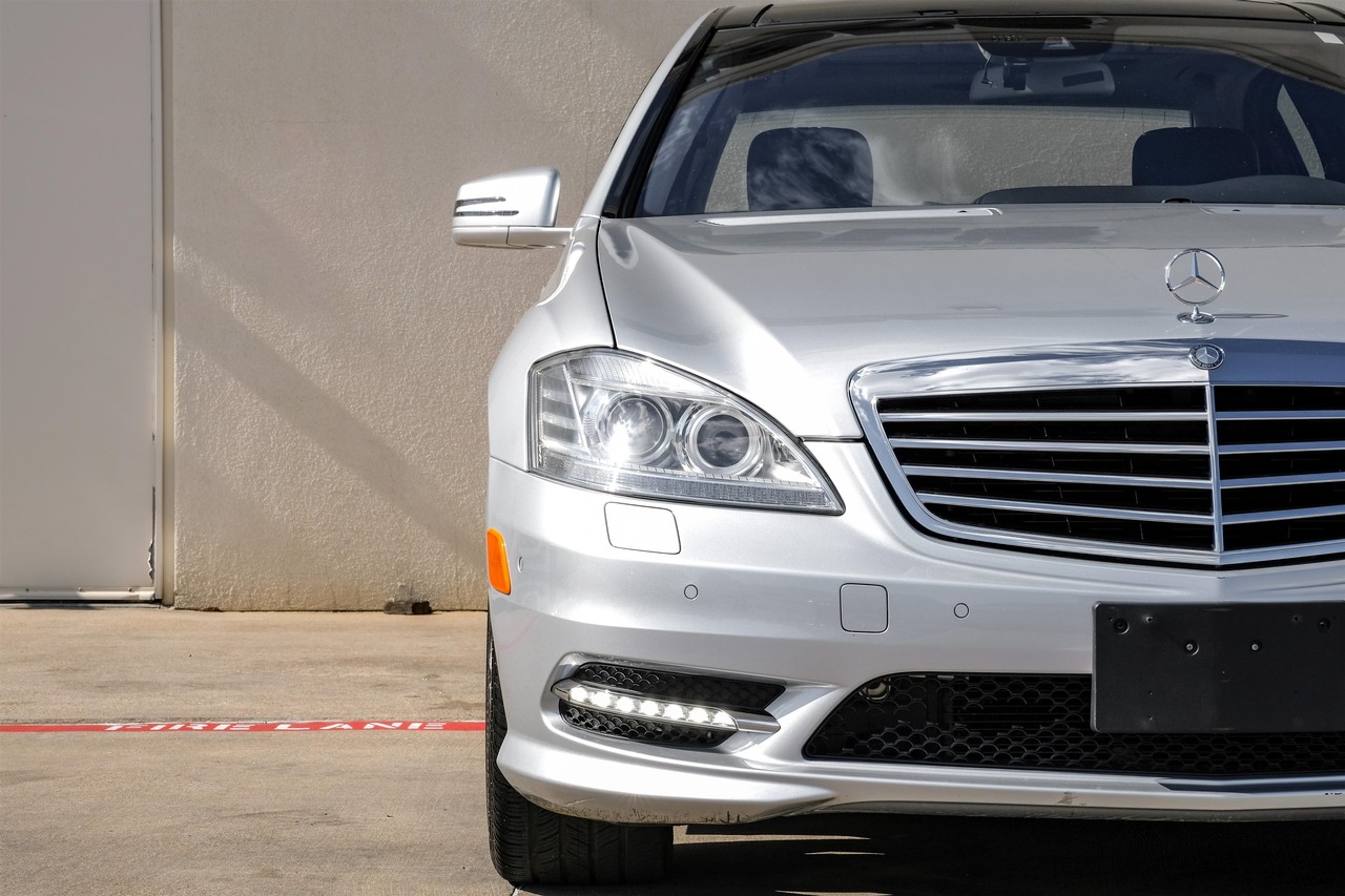 Mercedes-Benz S-Class Vehicle Main Gallery Image 44