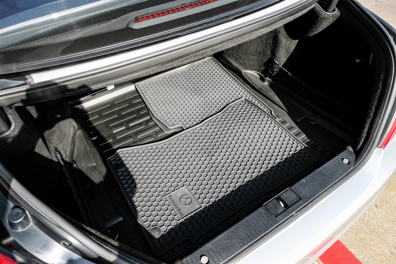 Mercedes-Benz S-Class Vehicle Main Gallery Image 47