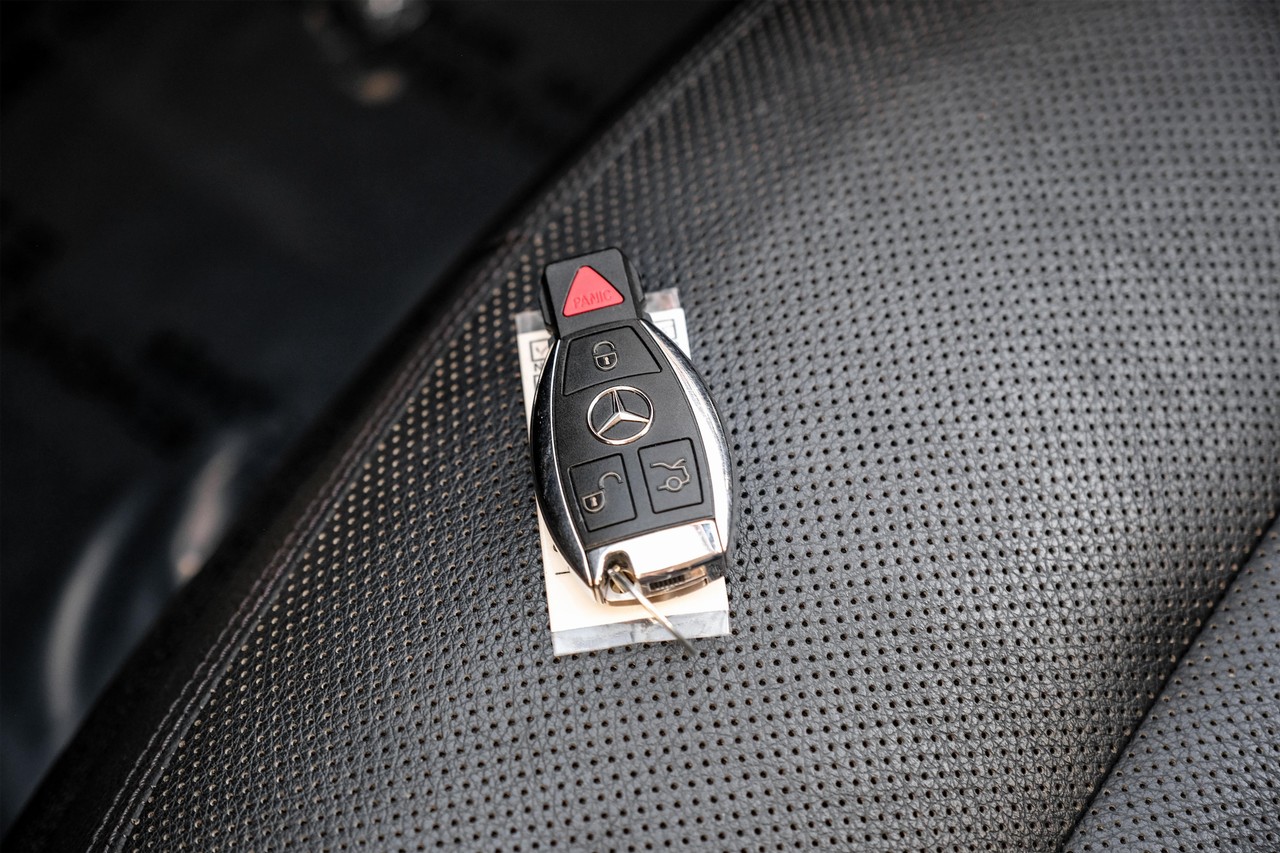 Mercedes-Benz S-Class Vehicle Main Gallery Image 52