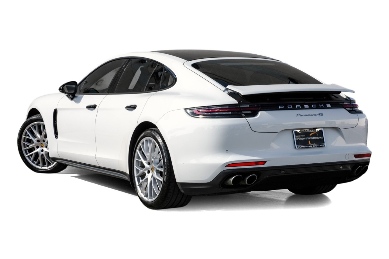 Porsche Panamera Vehicle Main Gallery Image 11