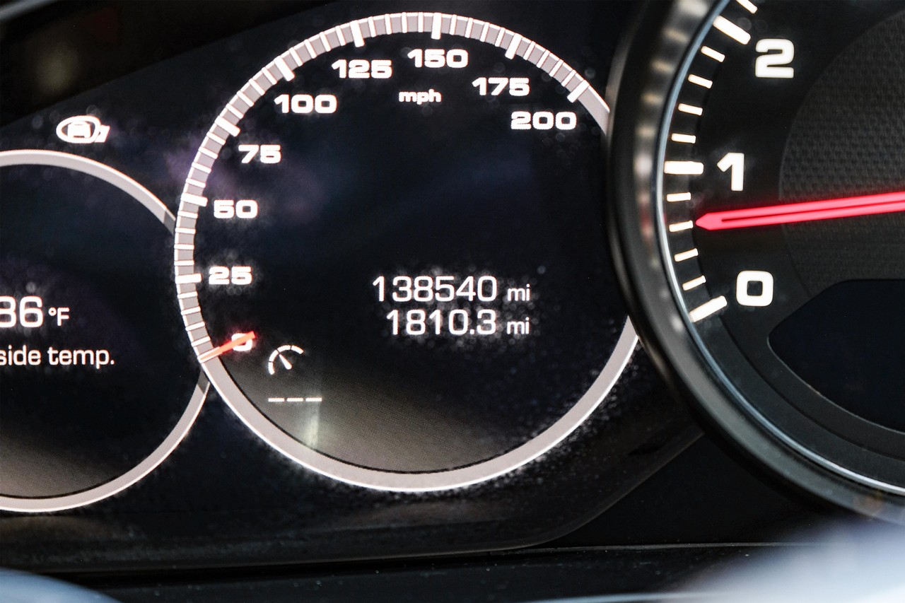 Porsche Panamera Vehicle Main Gallery Image 21