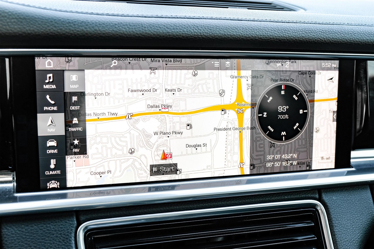 Porsche Panamera Vehicle Main Gallery Image 22