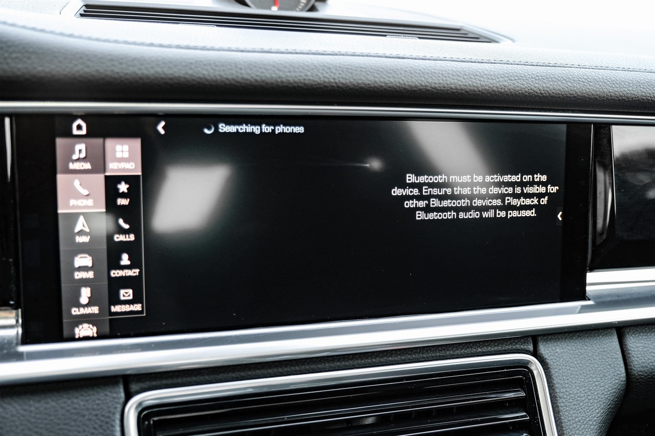 Porsche Panamera Vehicle Main Gallery Image 29