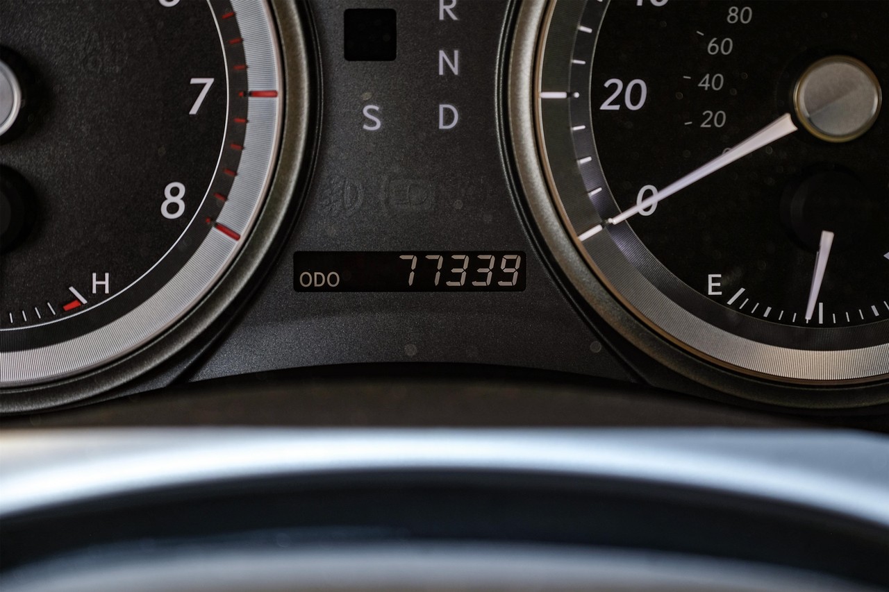 Lexus ES 350 Vehicle Main Gallery Image 21