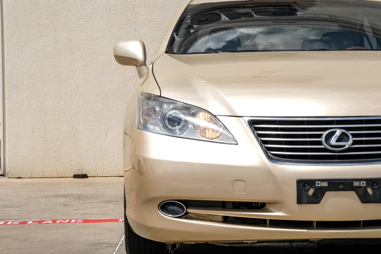 Lexus ES 350 Vehicle Main Gallery Image 40