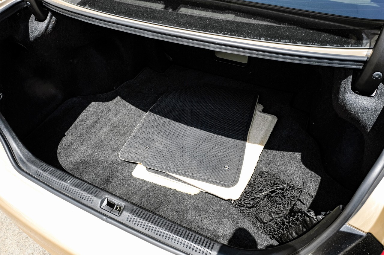 Lexus ES 350 Vehicle Main Gallery Image 42