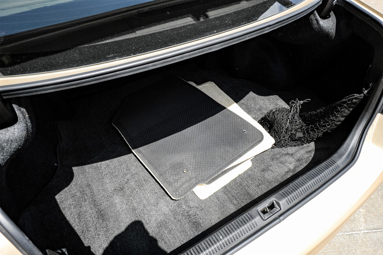 Lexus ES 350 Vehicle Main Gallery Image 43