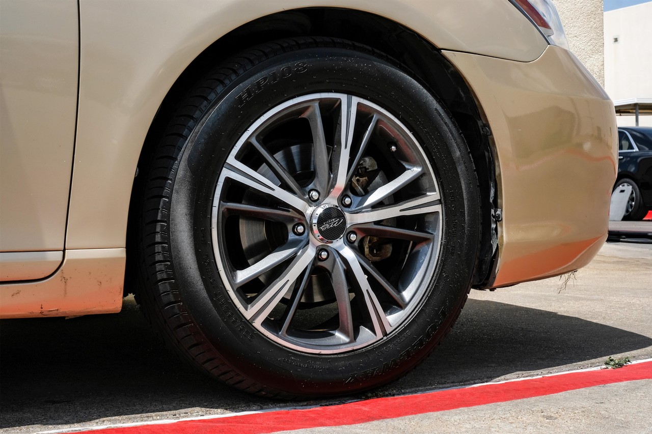 Lexus ES 350 Vehicle Main Gallery Image 45