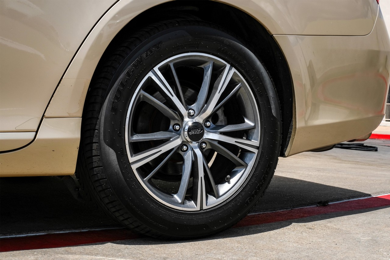 Lexus ES 350 Vehicle Main Gallery Image 47