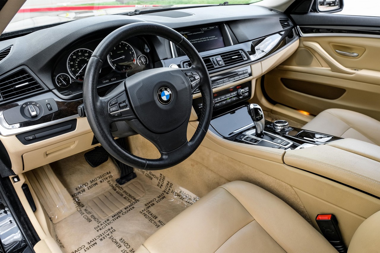 BMW 5 Series Vehicle Main Gallery Image 03