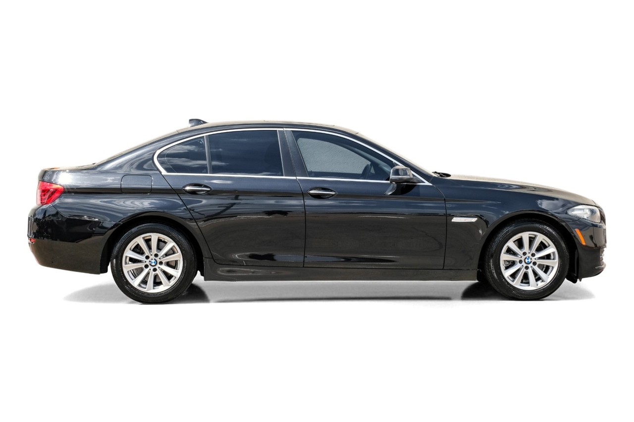 BMW 5 Series Vehicle Main Gallery Image 08