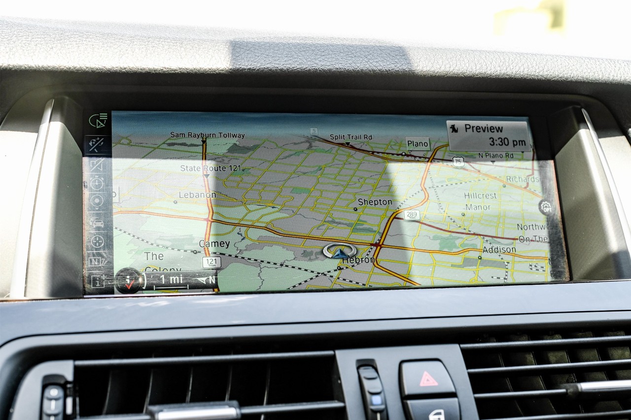 BMW 5 Series Vehicle Main Gallery Image 22