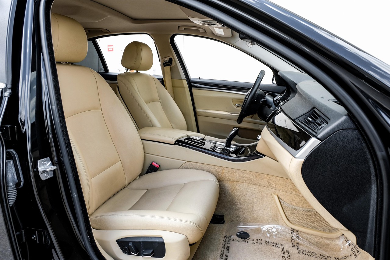BMW 5 Series Vehicle Main Gallery Image 31