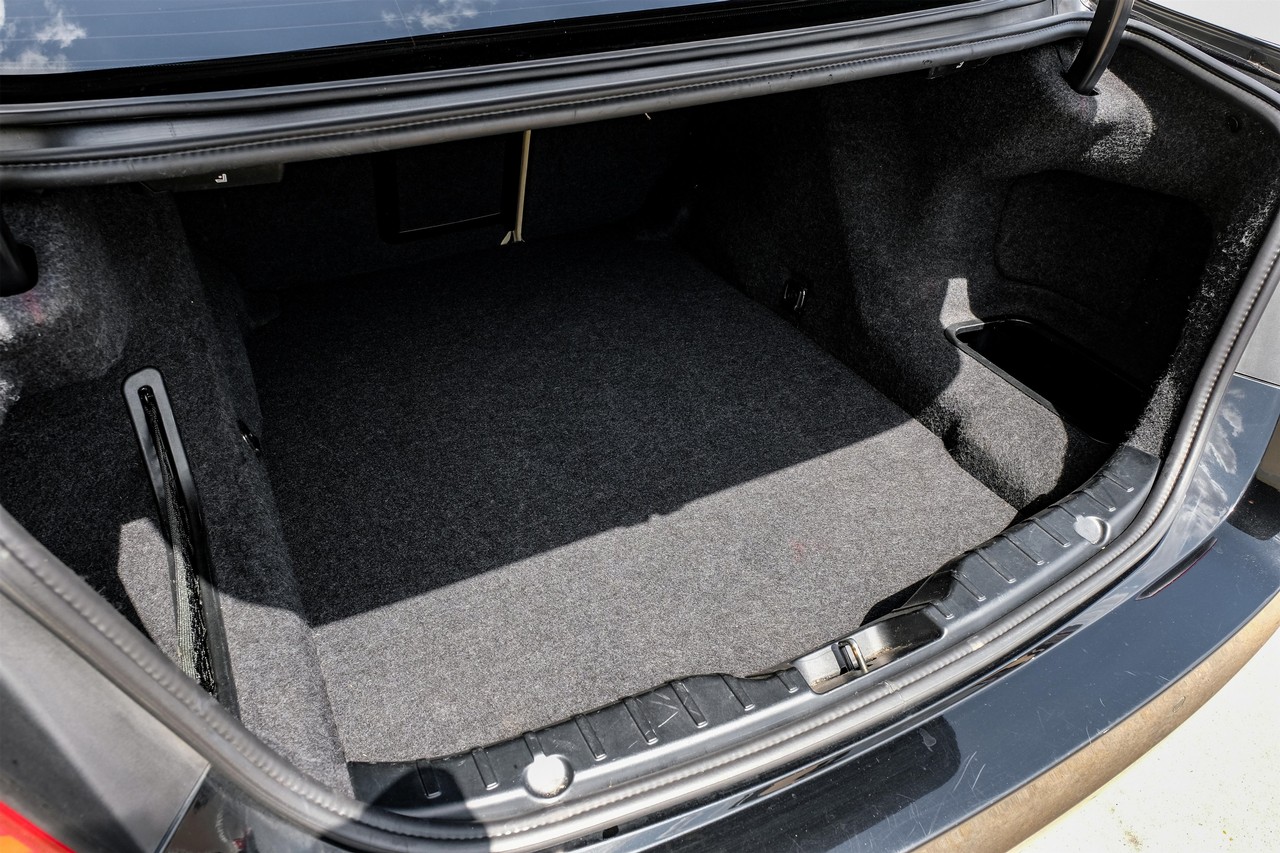 BMW 5 Series Vehicle Main Gallery Image 45