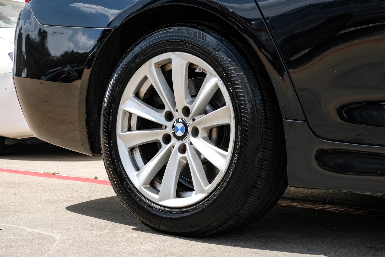 BMW 5 Series Vehicle Main Gallery Image 46