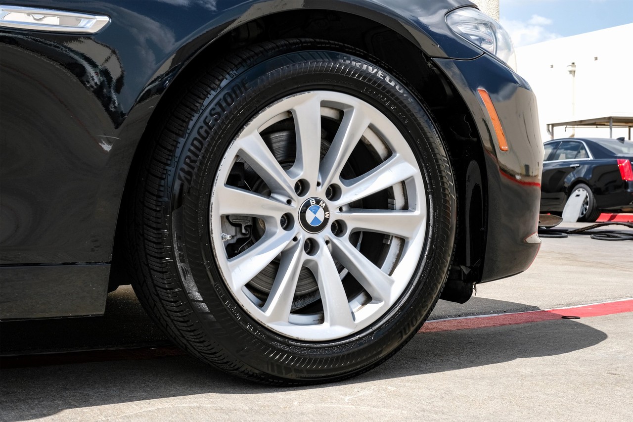 BMW 5 Series Vehicle Main Gallery Image 47