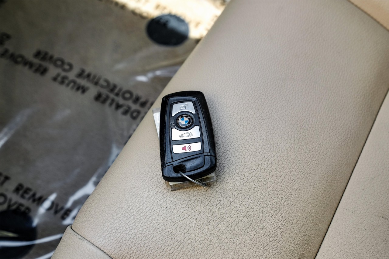 BMW 5 Series Vehicle Main Gallery Image 50